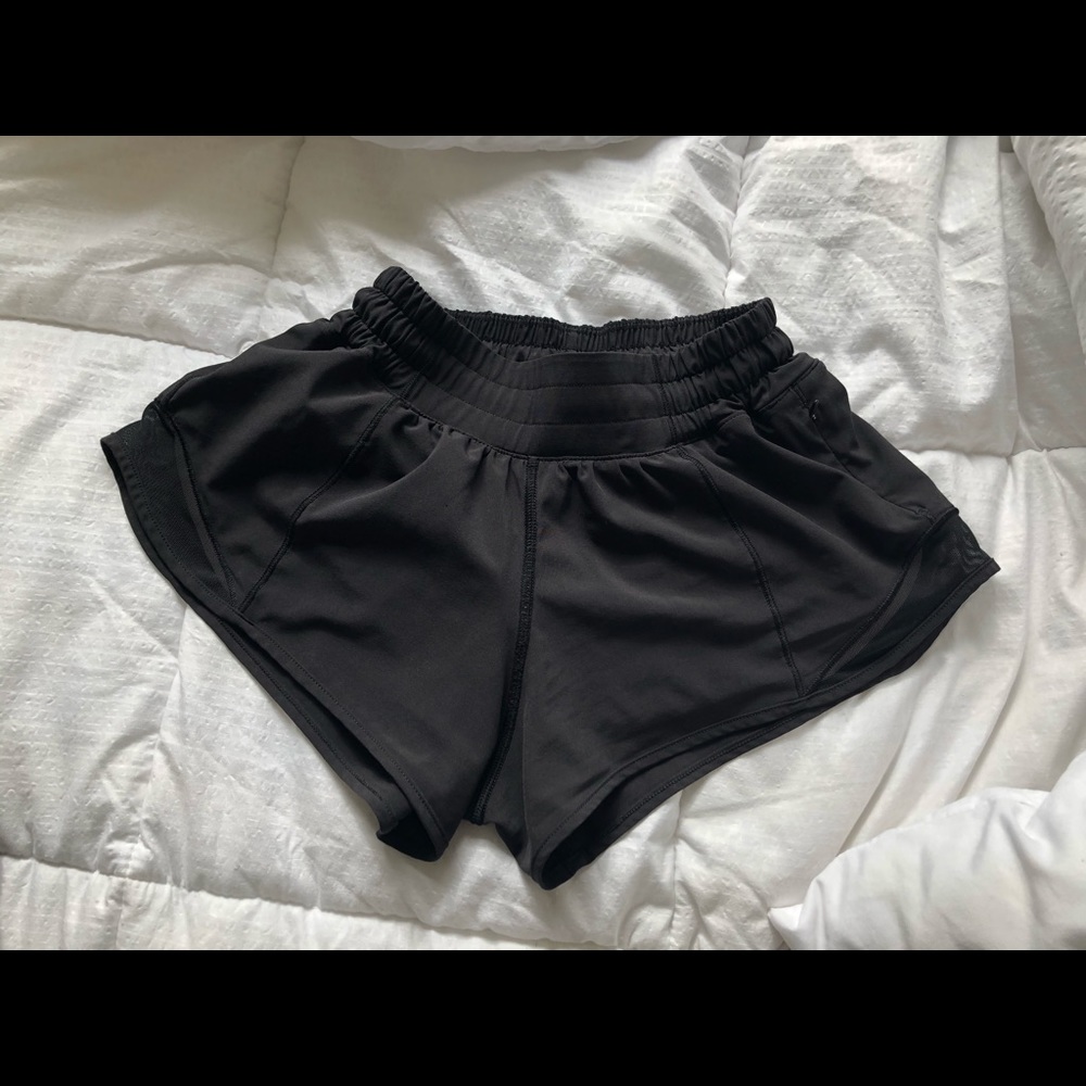 LULULEMON Hotty Hot Shorts Size 2, 2.5" New